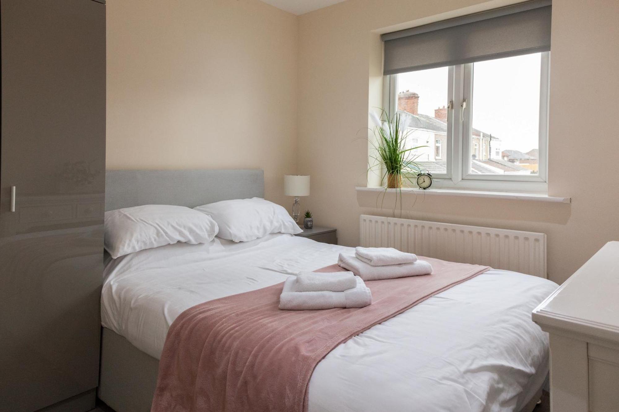 Pinfold Court Apartments 노우슬리 외부 사진