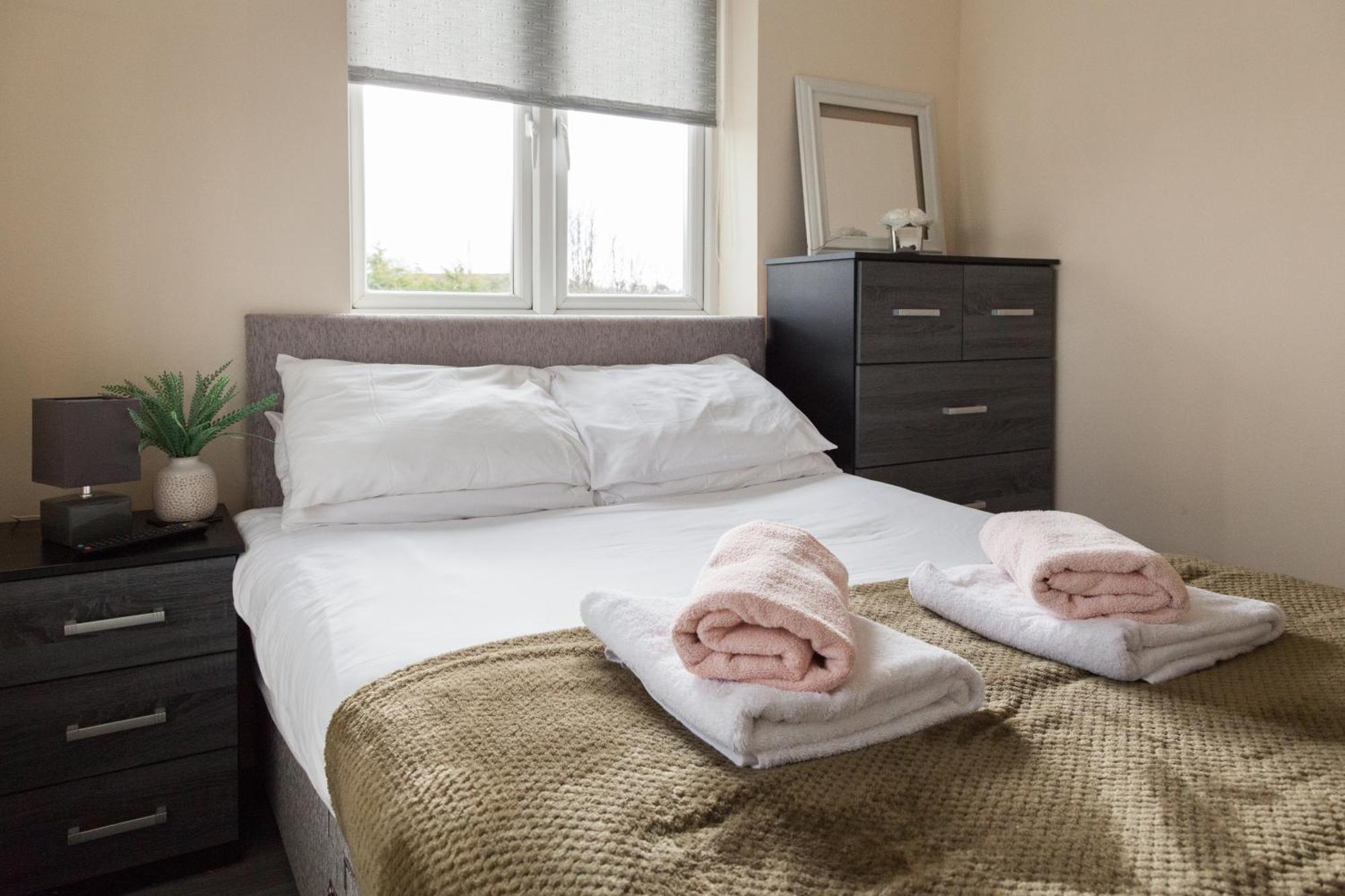 Pinfold Court Apartments 노우슬리 외부 사진