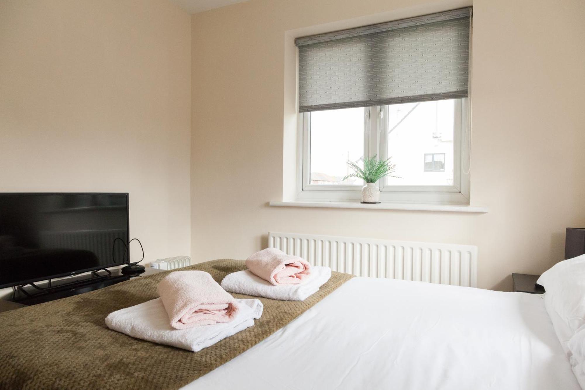 Pinfold Court Apartments 노우슬리 외부 사진