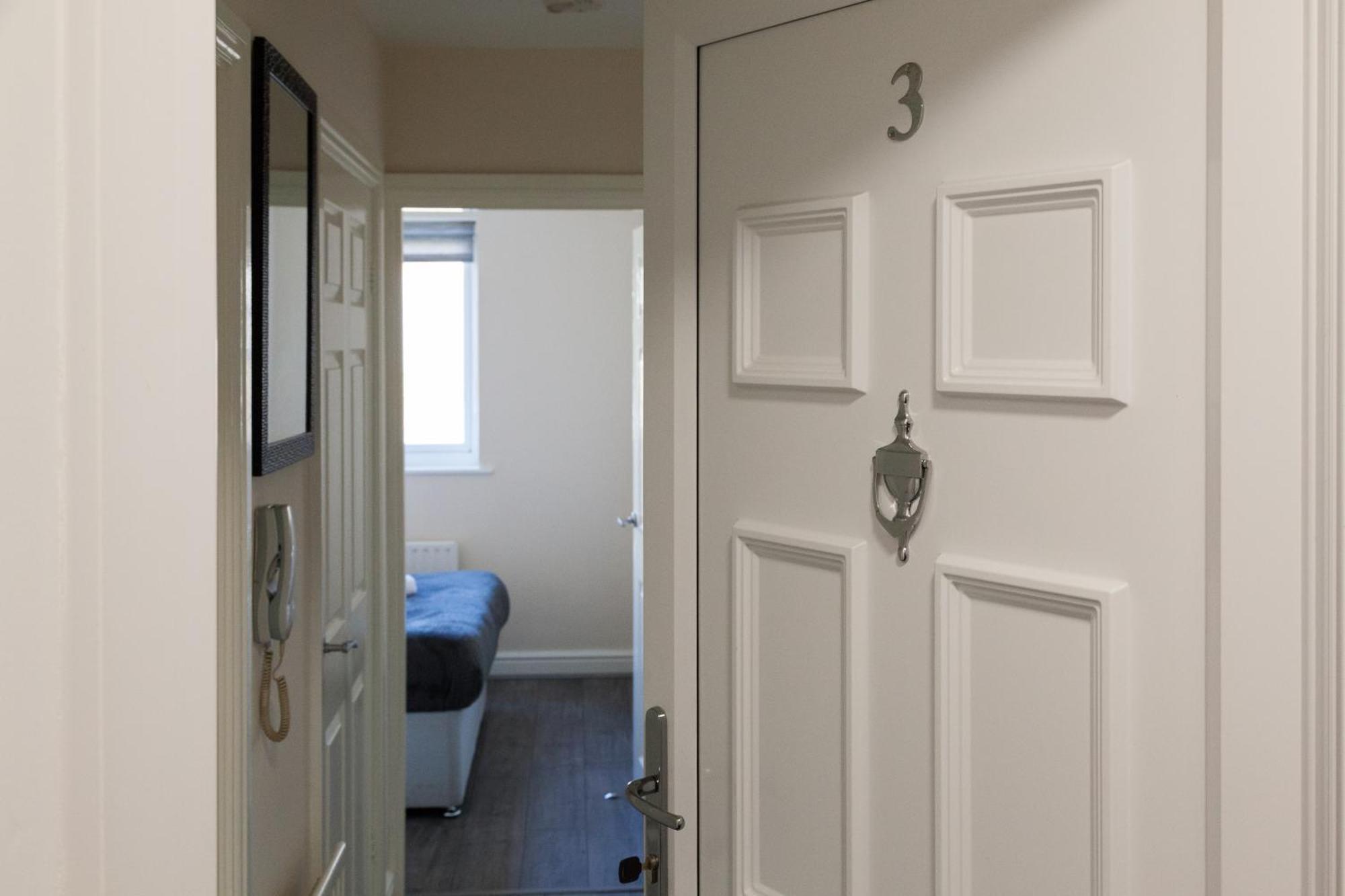 Pinfold Court Apartments 노우슬리 외부 사진